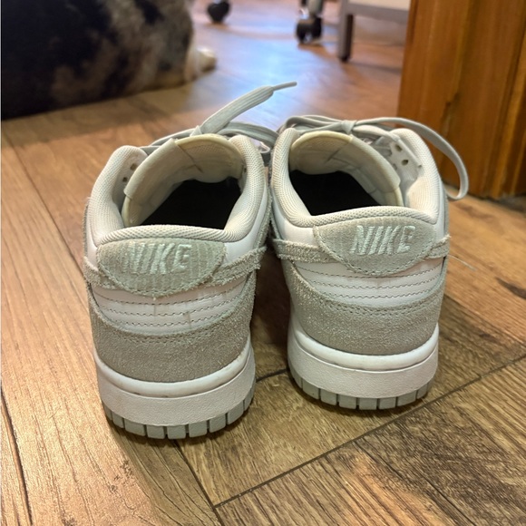 Womens Nike Dunks - Picture 2 of 3